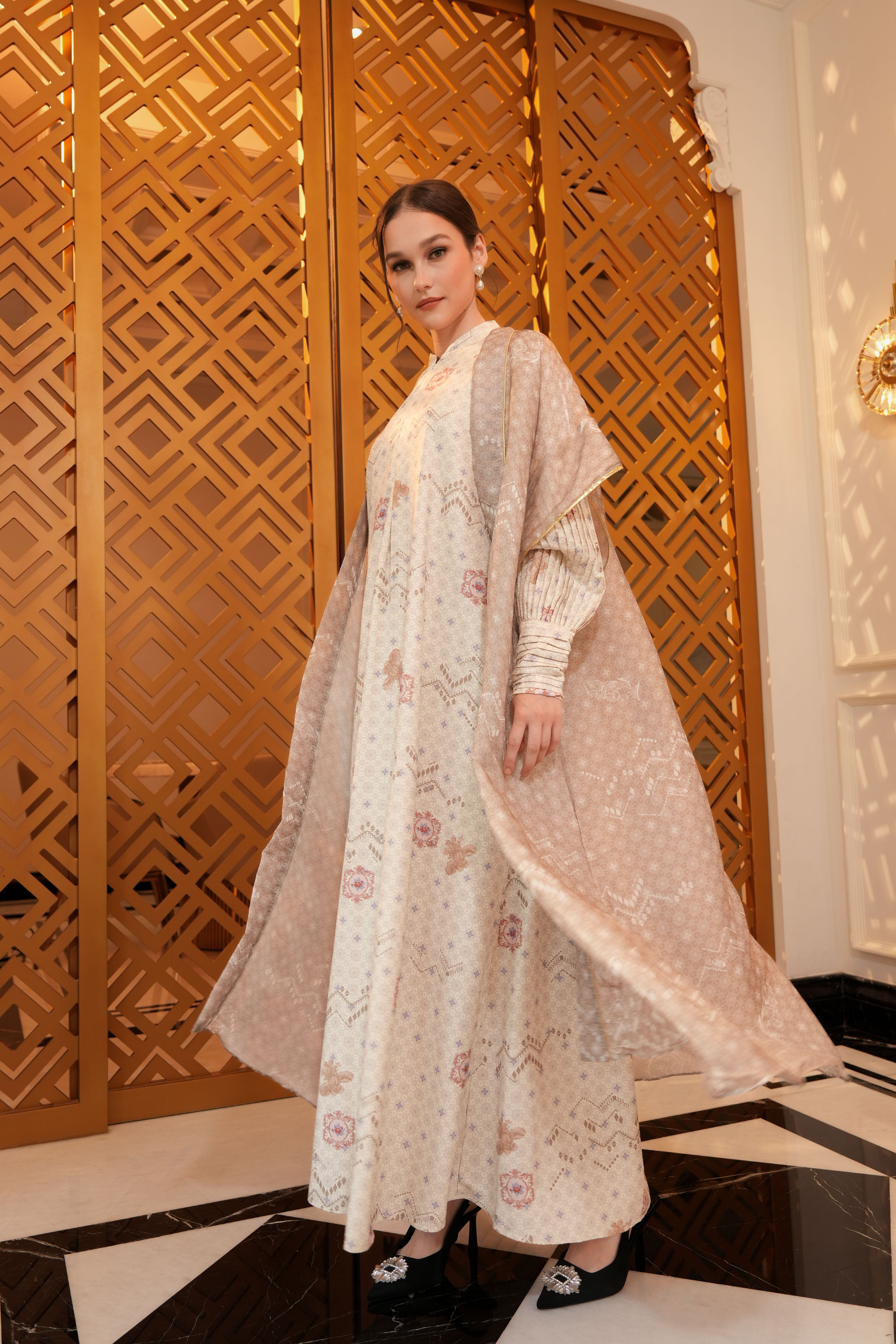 Aurea Raya - Sandstone Grace - Image 5