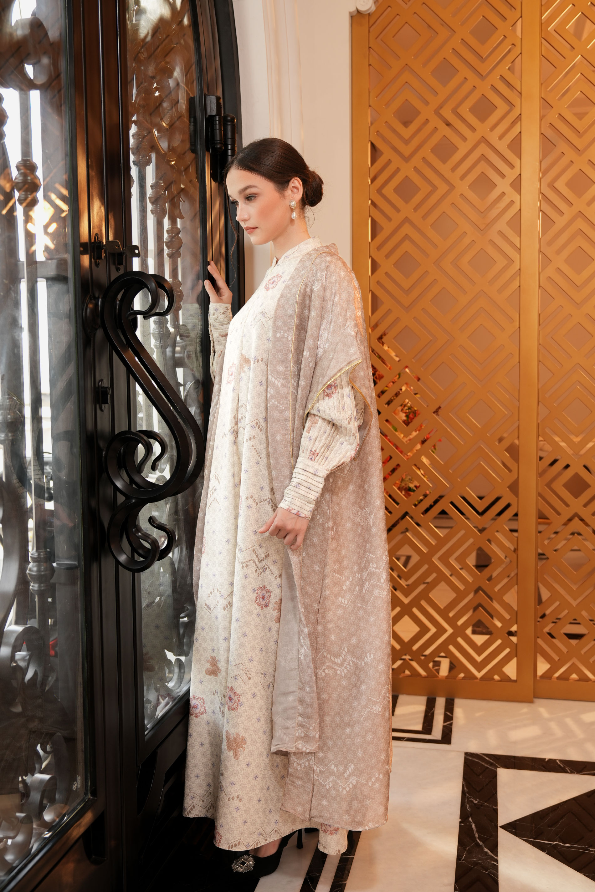 Aurea Raya - Sandstone Grace - Image 4